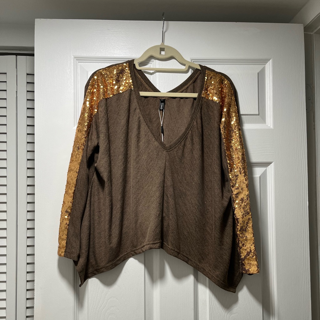 - Beautiful Cropped Top Brown With Golden Sequin